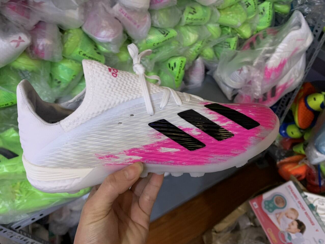 Giày bóng đá adidas x 19.1