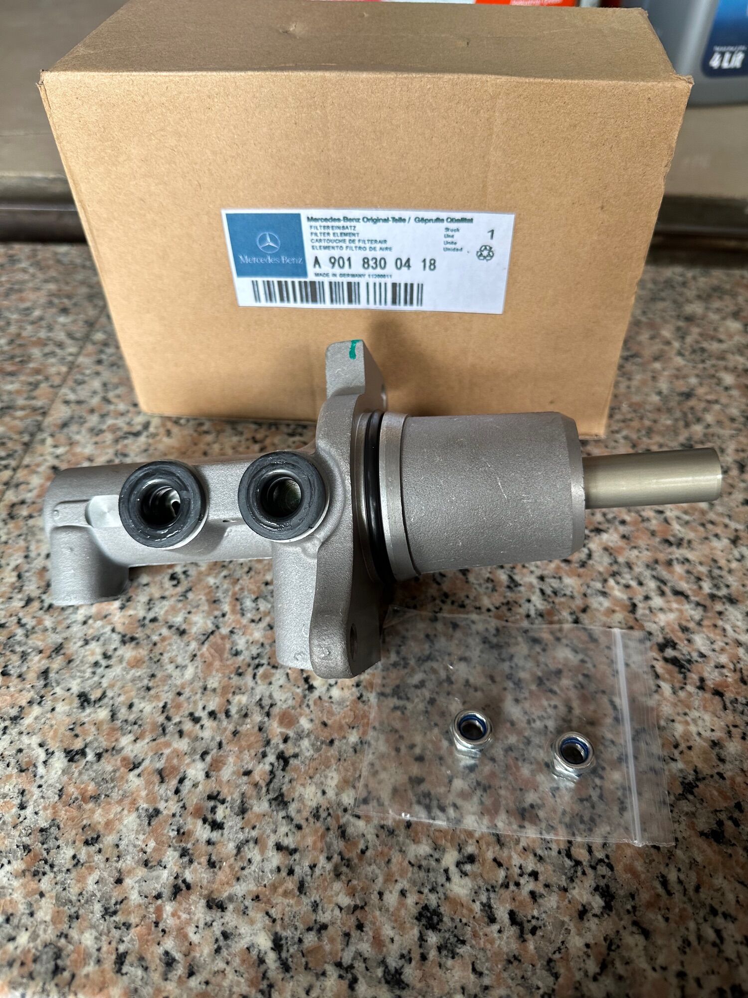 TỔNG PHANH / HEO CÁI THẮNG / XI LANH TỔNG MERCEDES SPRINTER 16 chỗ
