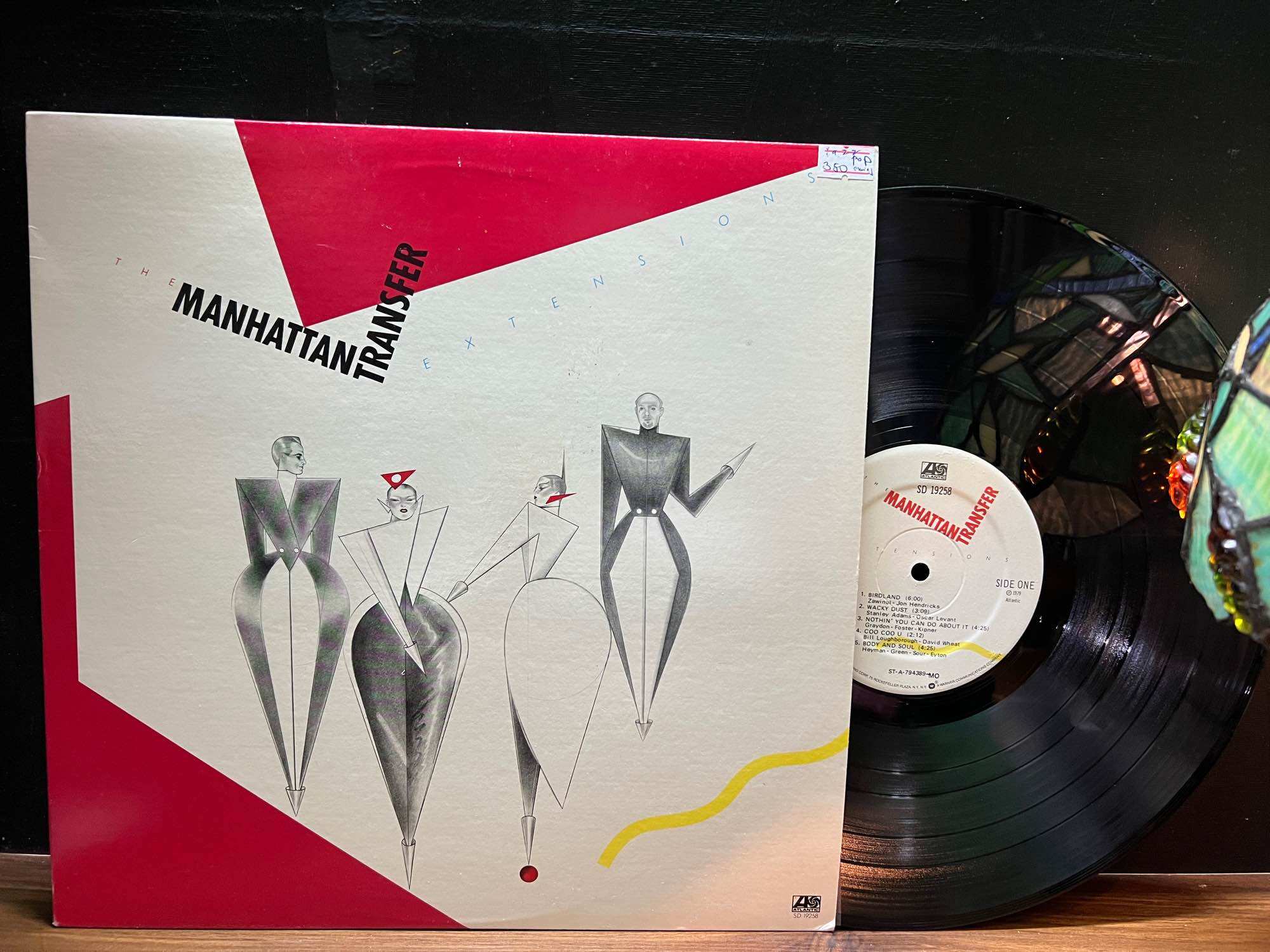Đĩa than vinyl nhạc Jazz: The Manhattan Transfer Extensions, một album sưu tầm phát hành năm 1979