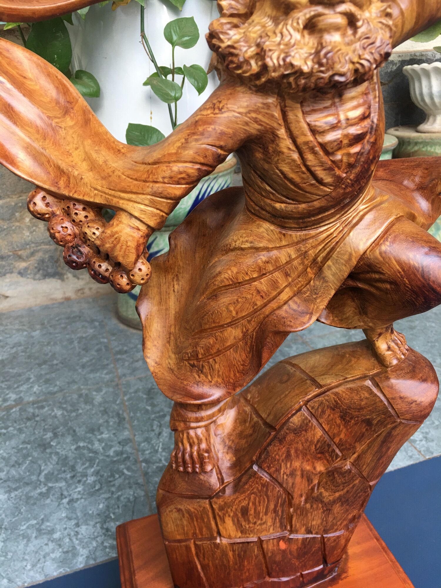 Tượng Gỗ Đạt Ma Bay hương ta