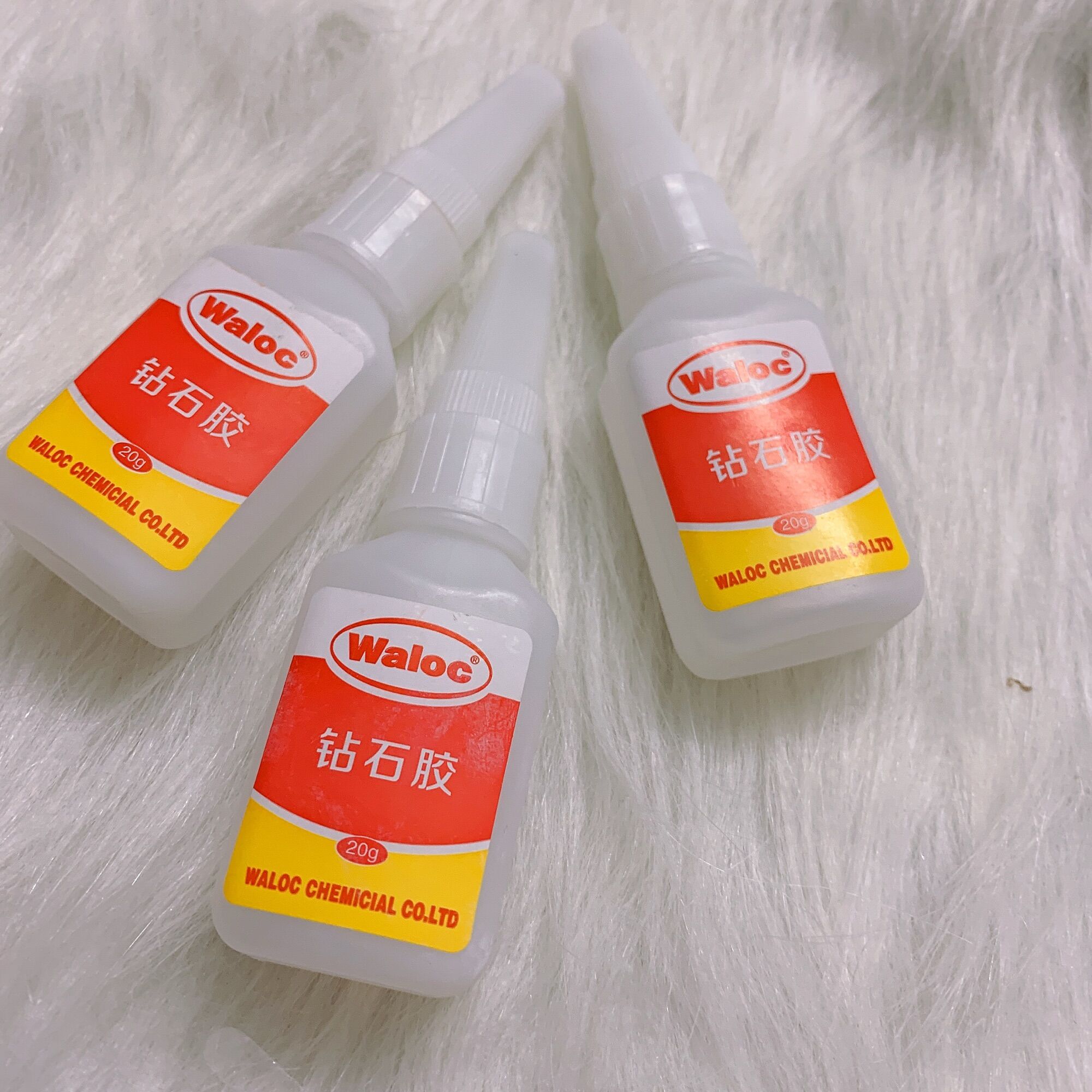 Keo Waloc gắn móng lẻ chai