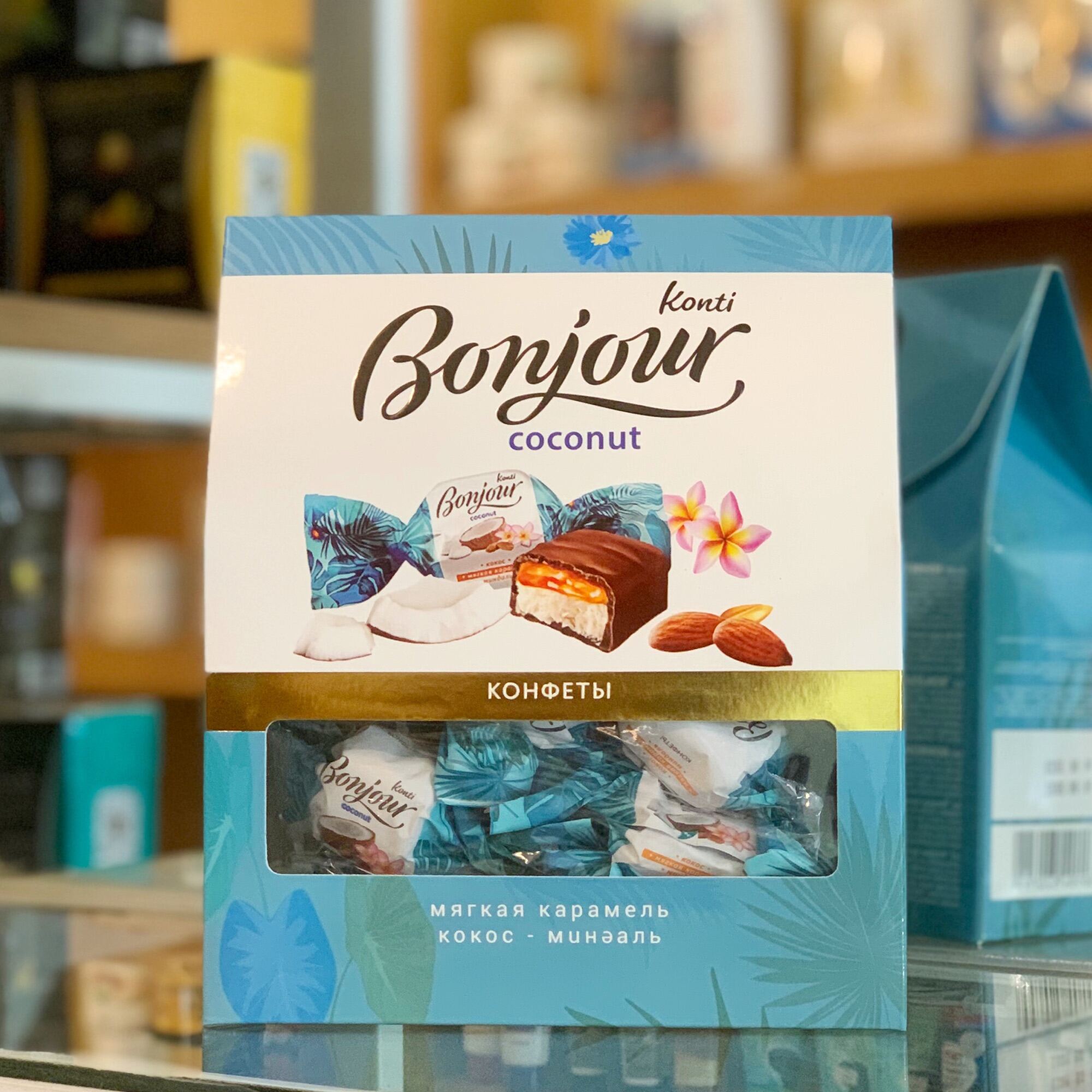 Kẹo dừa Bonjour phủ socola hiệu Konti của Nga/320g