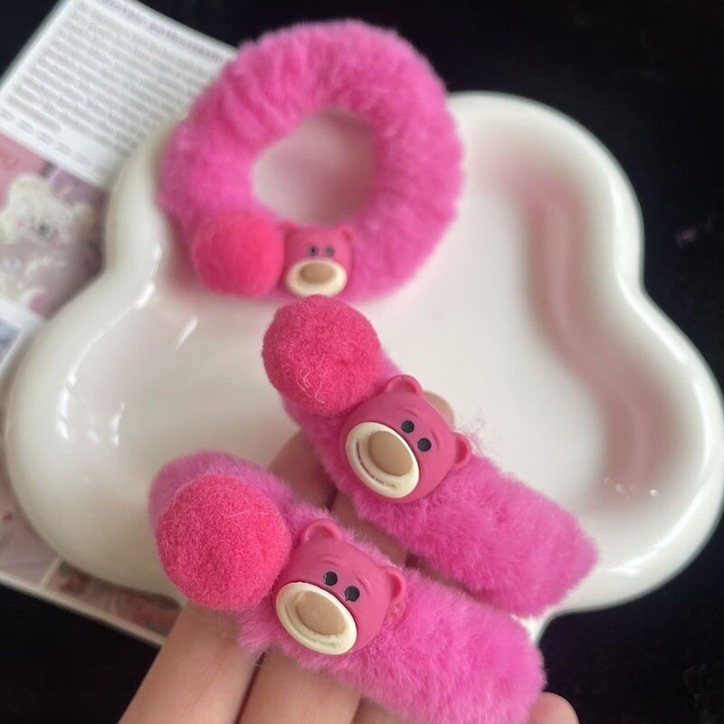 Cột tóc gấu dâu SCURUNCHIES lông mịn