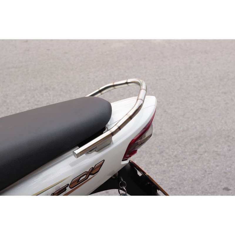 Tay xách inox trắng 304 lắp đặt xe máy wave 110cc, wave 100cc, wave 50cc