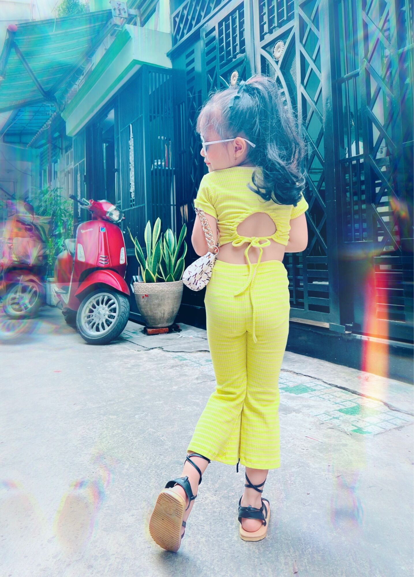 Set áo croptop quần ống rộng cho bé