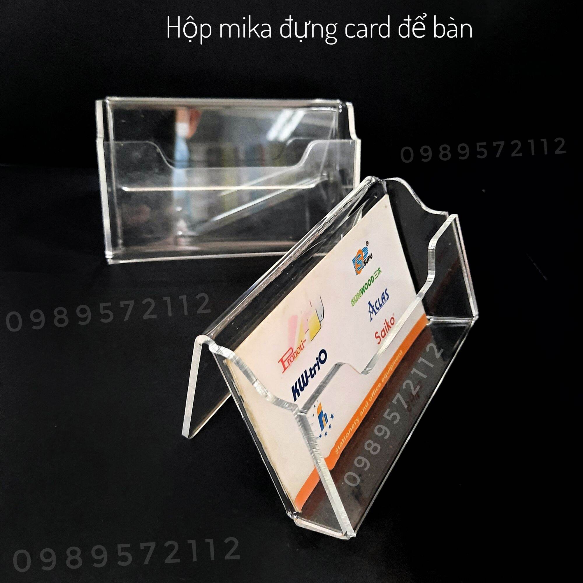 Hộp đựng card mika để bàn.