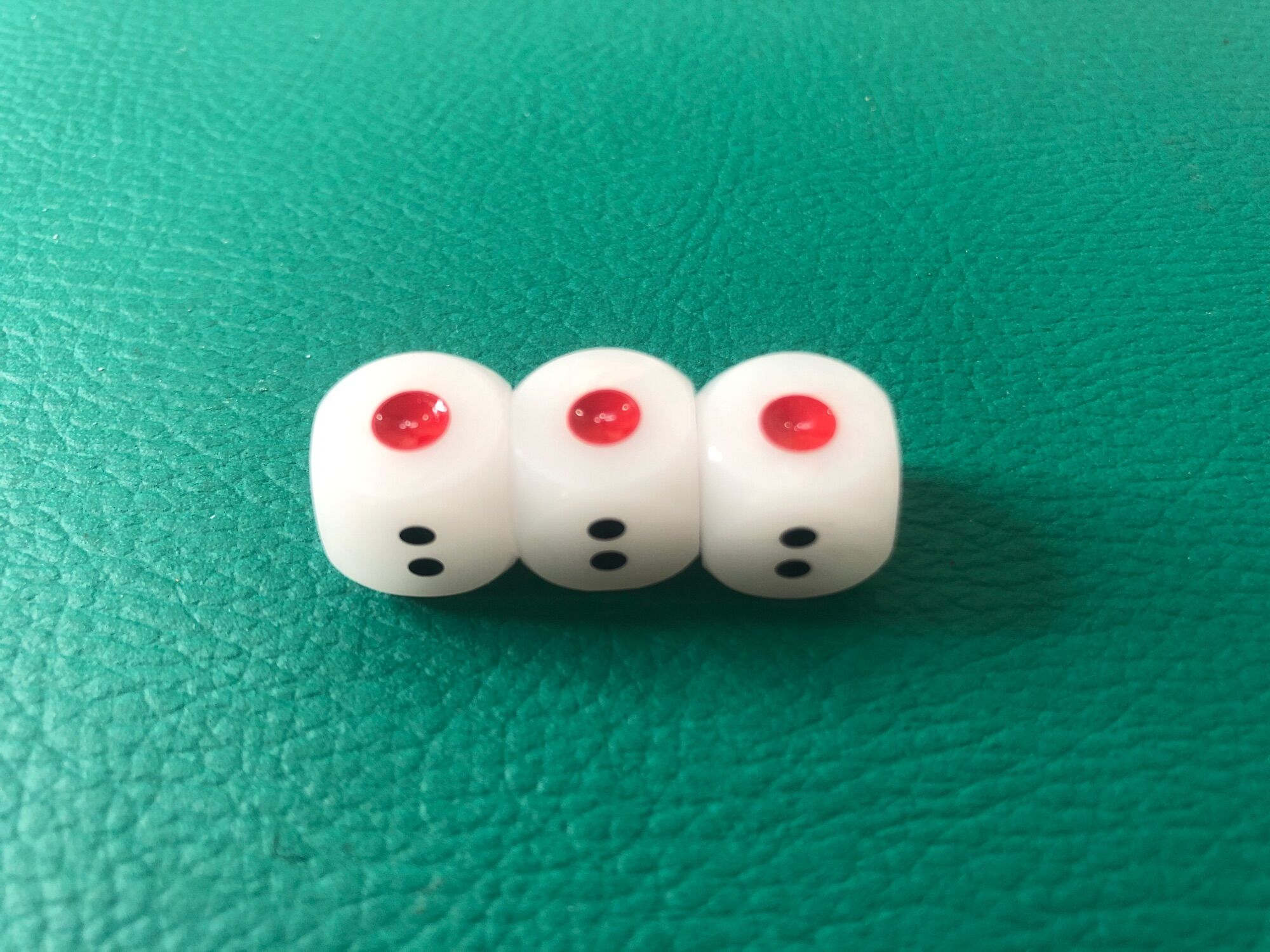 Hột xí ngầu/ Hột Tài xỉu Mắt Lé