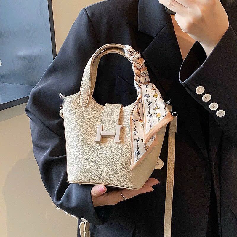 Túi quảng châu khóa chữ H
