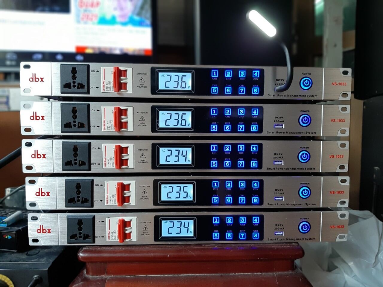 Thiết bị quản lý nguồn điện dbx vs1033 - bộ chia nguồn điện 10 cổng 1033 - bh chính hãng 12 tháng