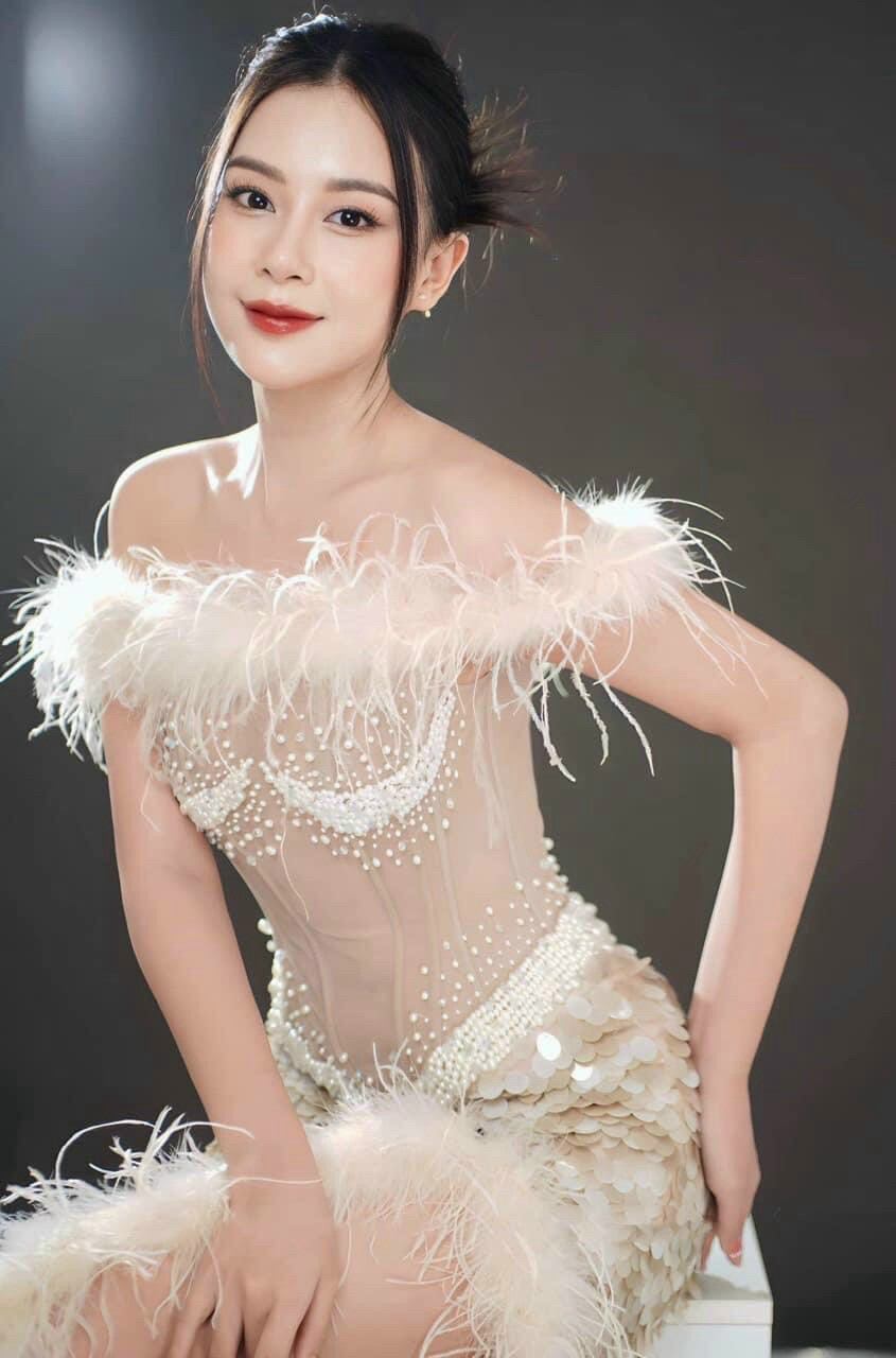 ĐẦM BODY KIM SA TRỄ VAI  ĐÍNH LÔNG