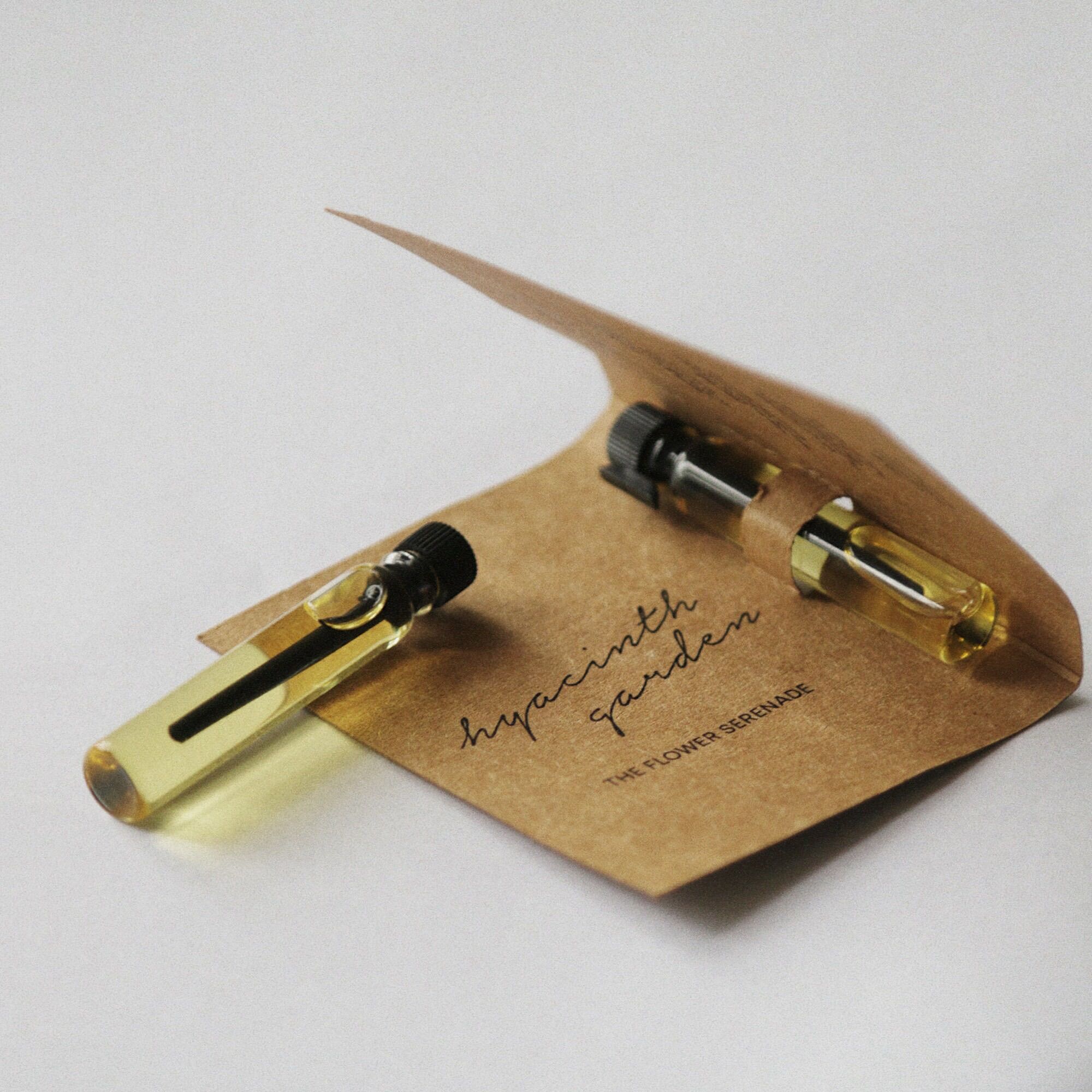 Mẫu Thử Nước Hoa Tinh Dầu SKINLAX 2ml