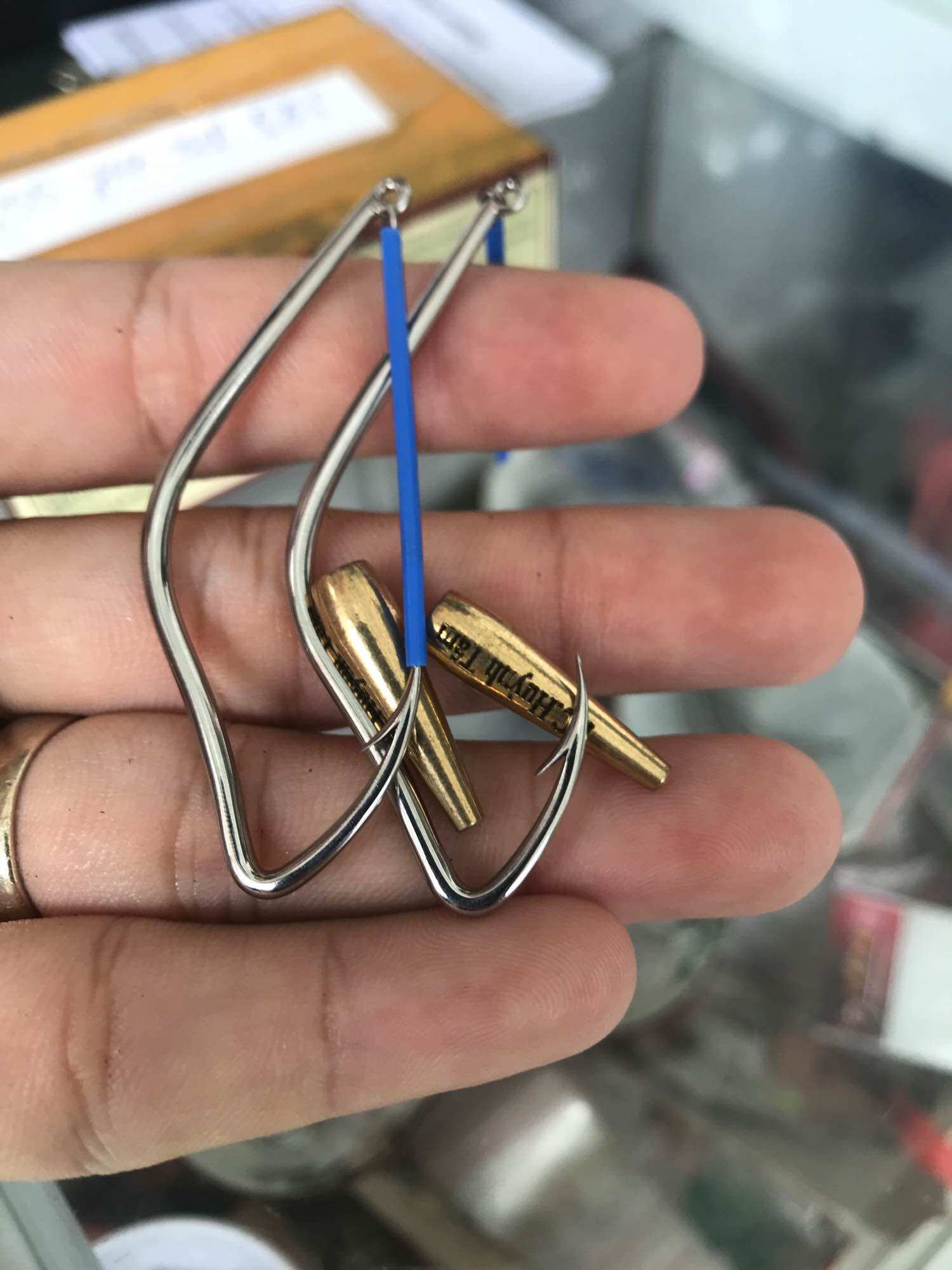 Lưỡi câu lóc