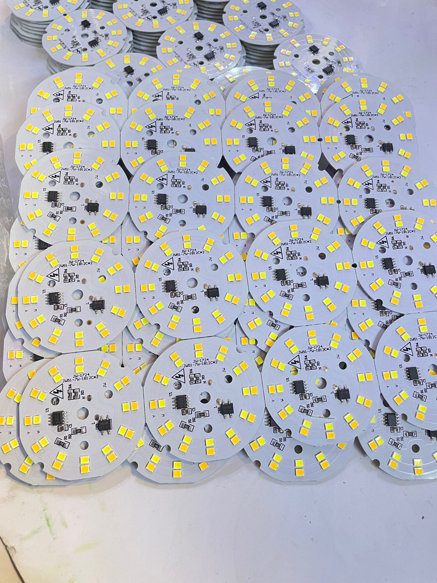 Chip led 220V 7W 3 màu
