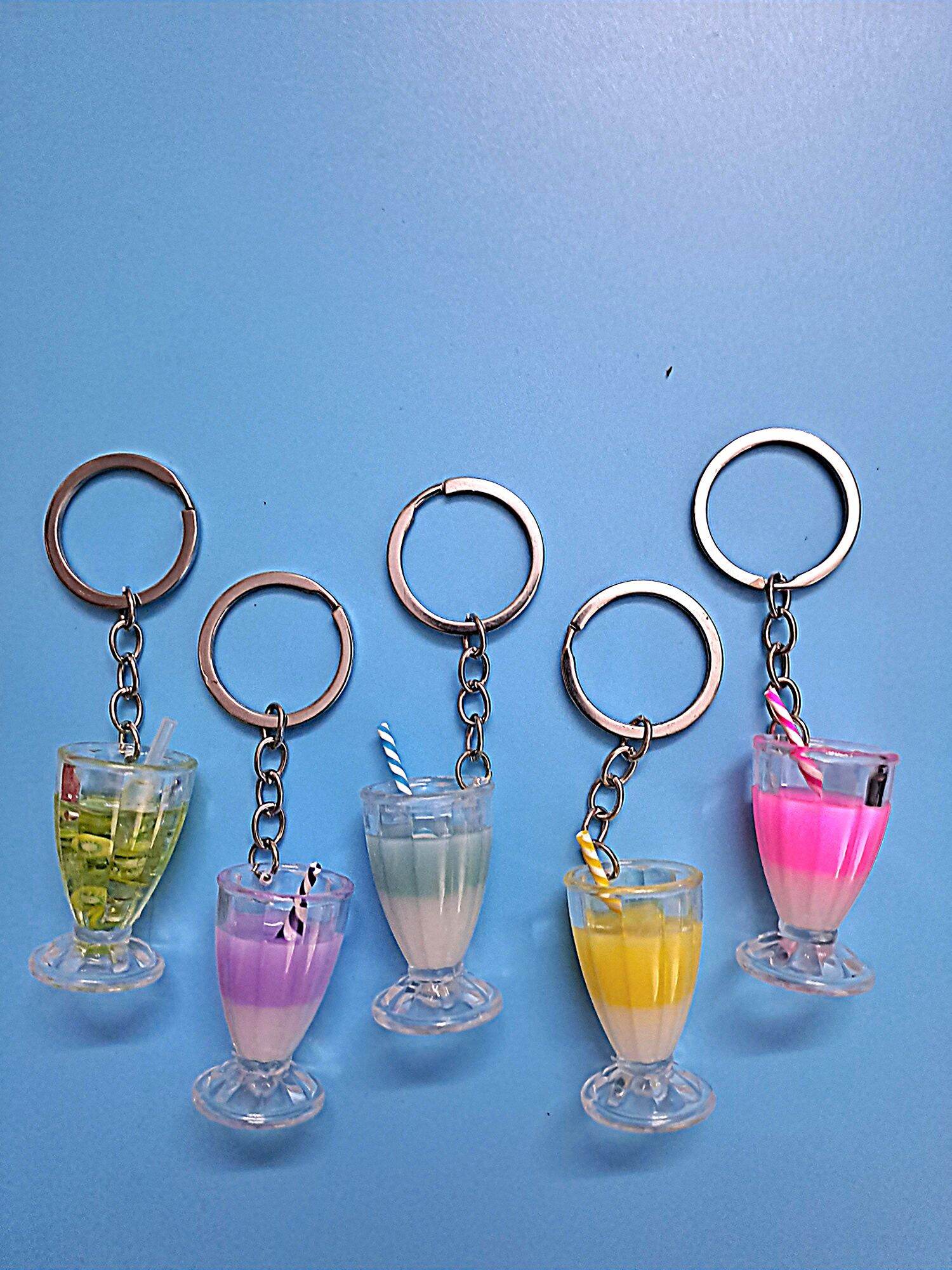 Móc khóa ly trà sữa nhiều màu ( giao ngẩu nhiên )