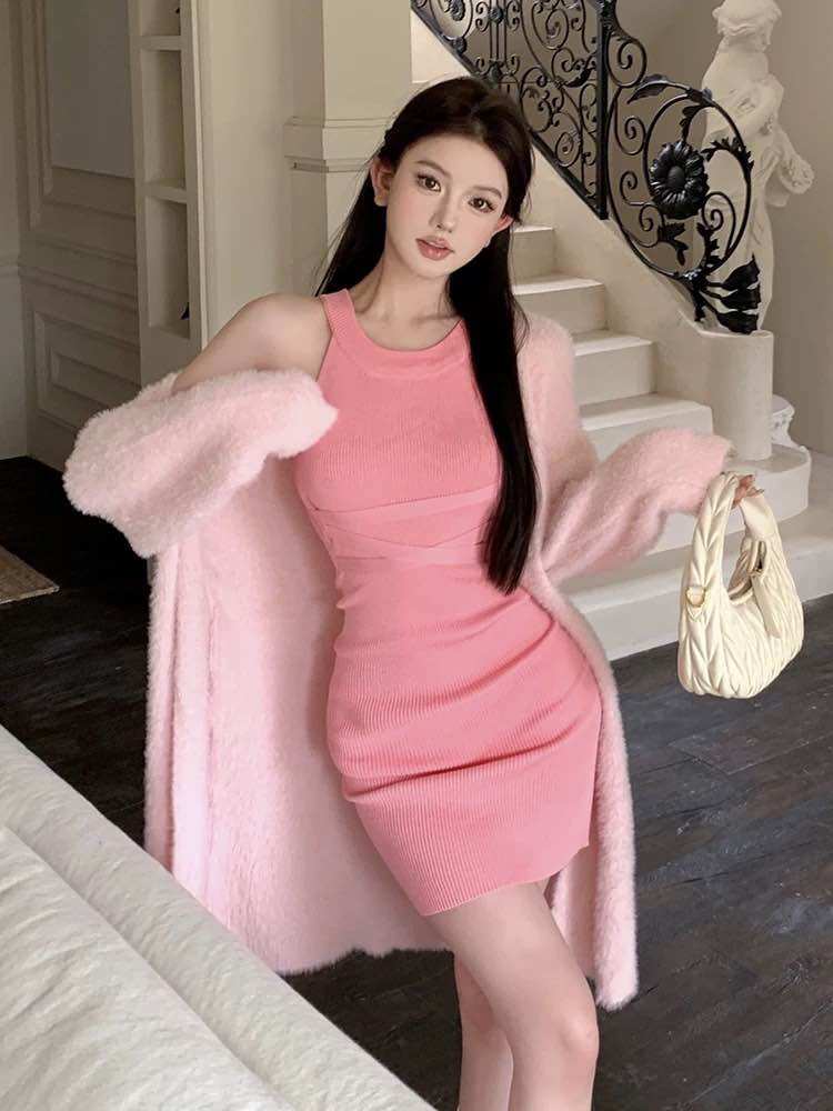 Đầm Len Body Cổ Yếm Sát Nách Tôn Dáng