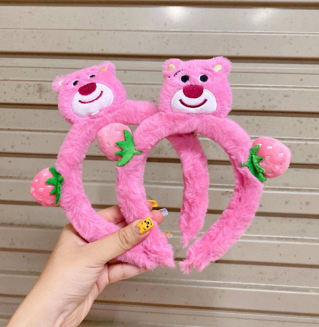 Cài tóc bờm tóc Gấu dâu lotso 2 trái dâu tây dễ thương