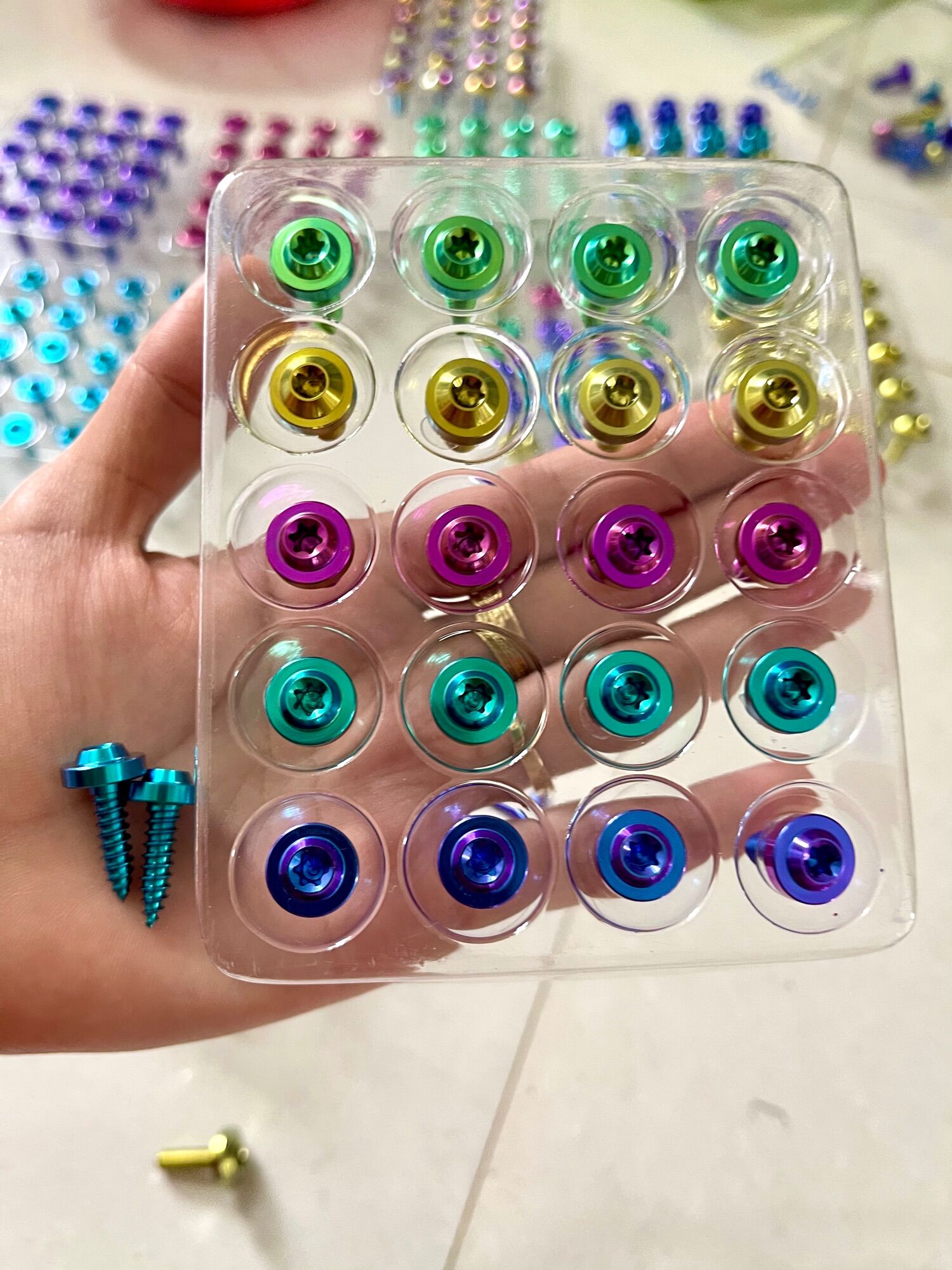 10 ốc titan gr5 5li18 xanh luc bảo gán dàn áo yamaha