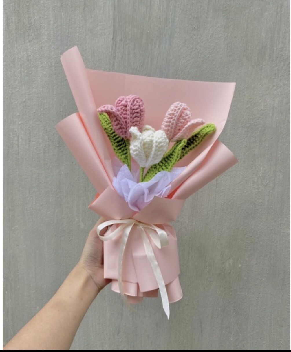 Bó hoa tulip len