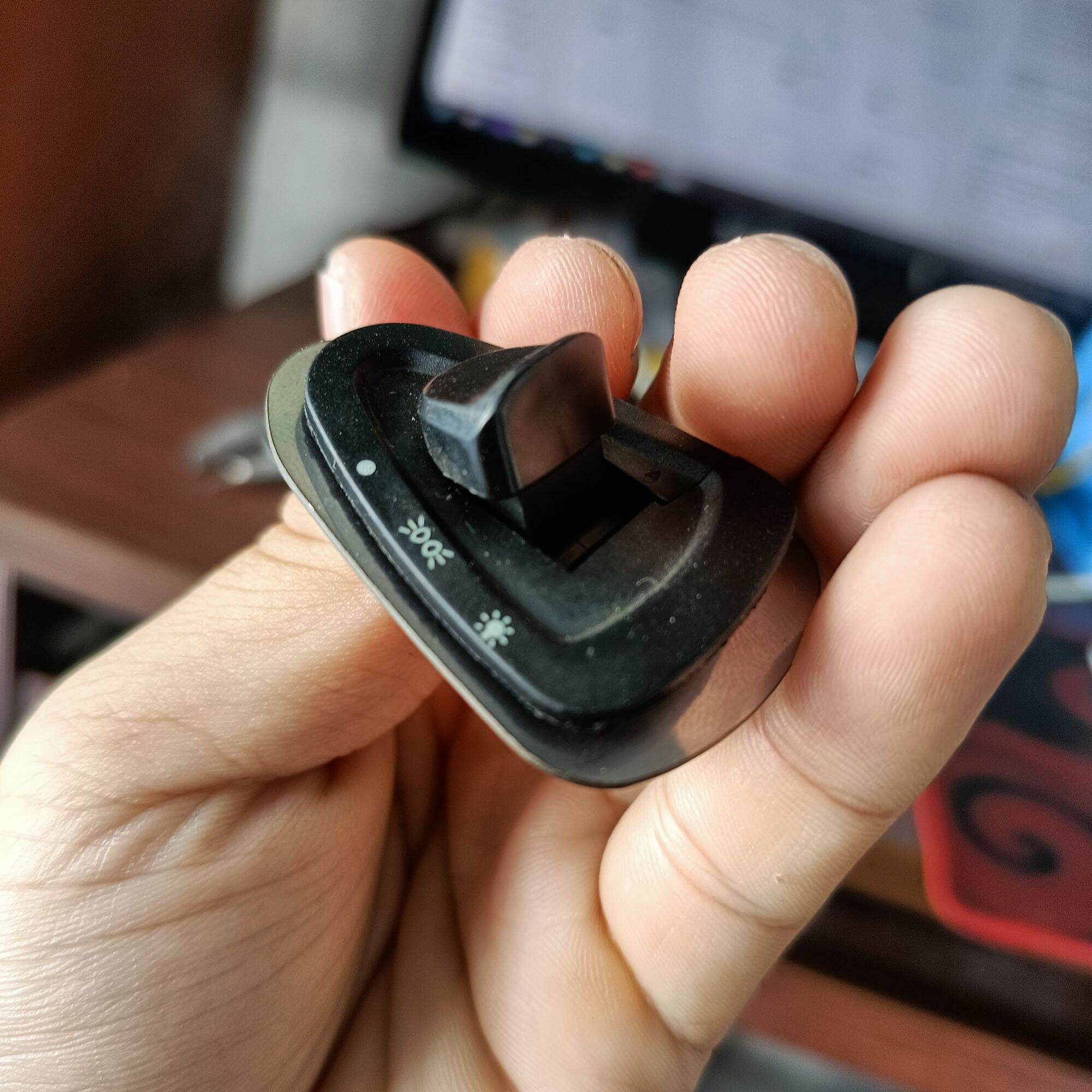 Pat gắn công tắc tắt đèn Honda