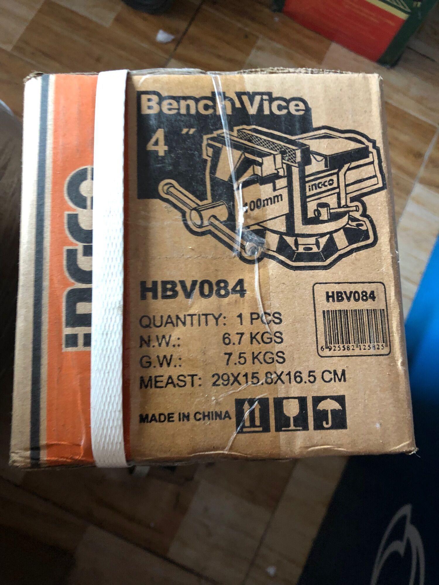 E TÔ KẸP INGCO 4 INCH HBV084