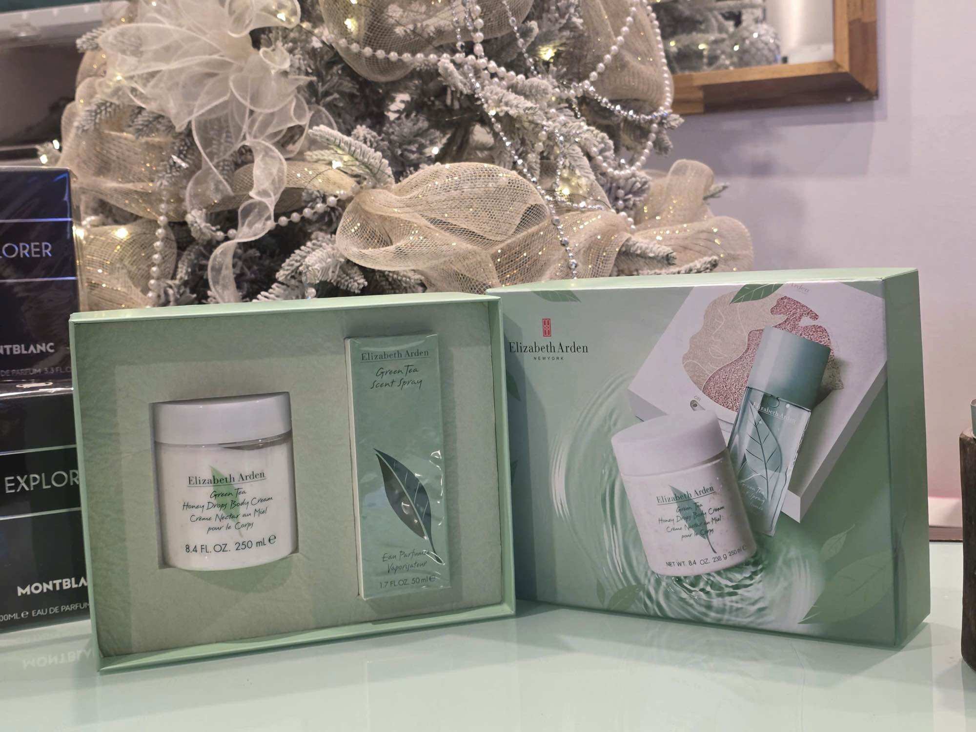 Set NƯỚC HOA TRÀ XANH 50ml + KEM BODY LOTION 250ml trắng da nhà Elizabeth