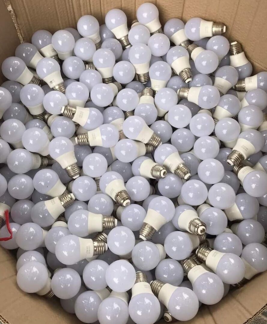 Bóng Đèn Led Búp Kín 3W Loại Tốt 9 Mắt Led Ánh Sáng Trắng, Vàng Nắng, Đổi Màu Dùng Trang Trí Thắp Sáng - Chất Lượng Tốt