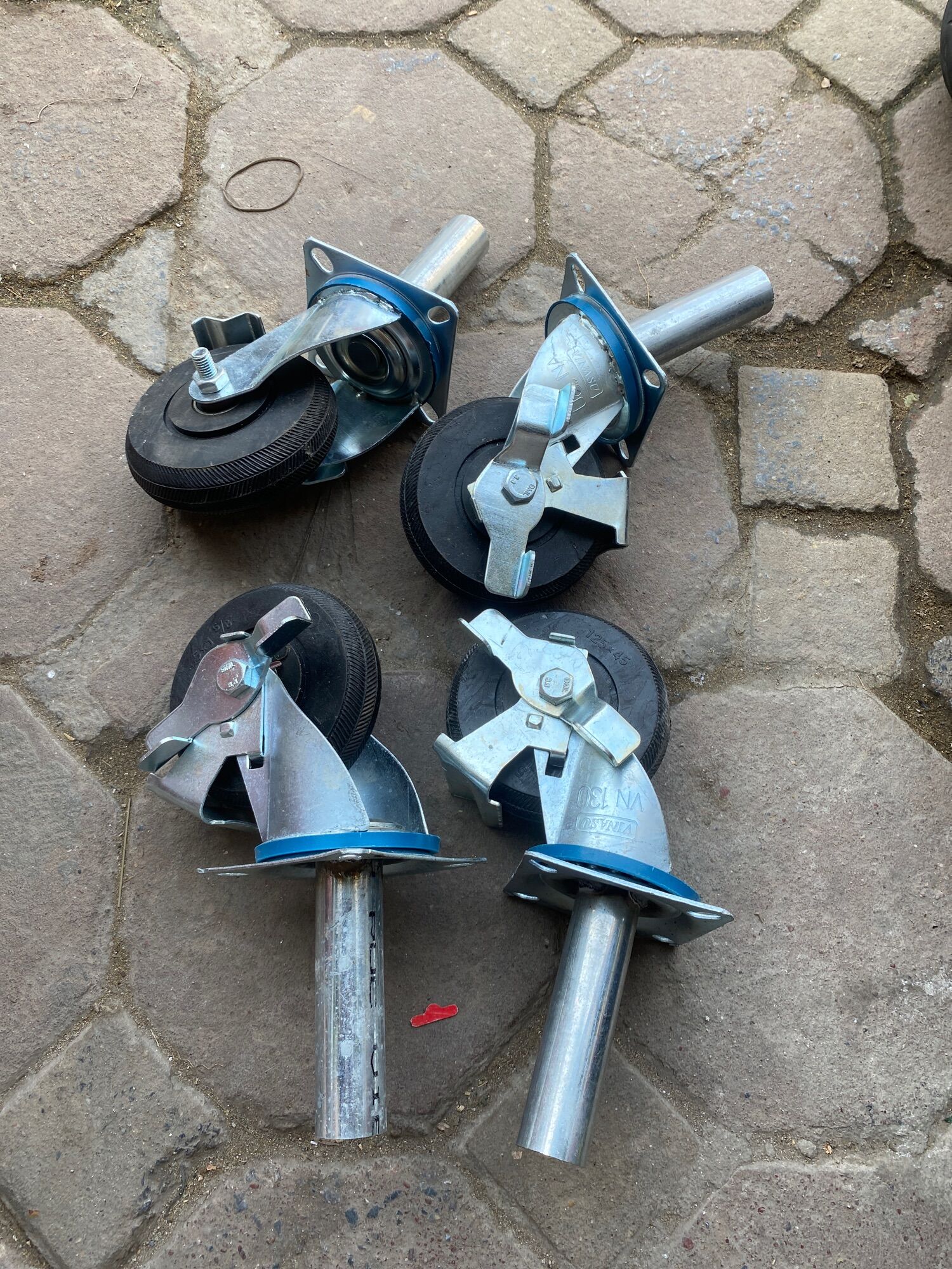 Bánh Xe 120Mm Chân Giáo Có Khoá (Giá 1C )