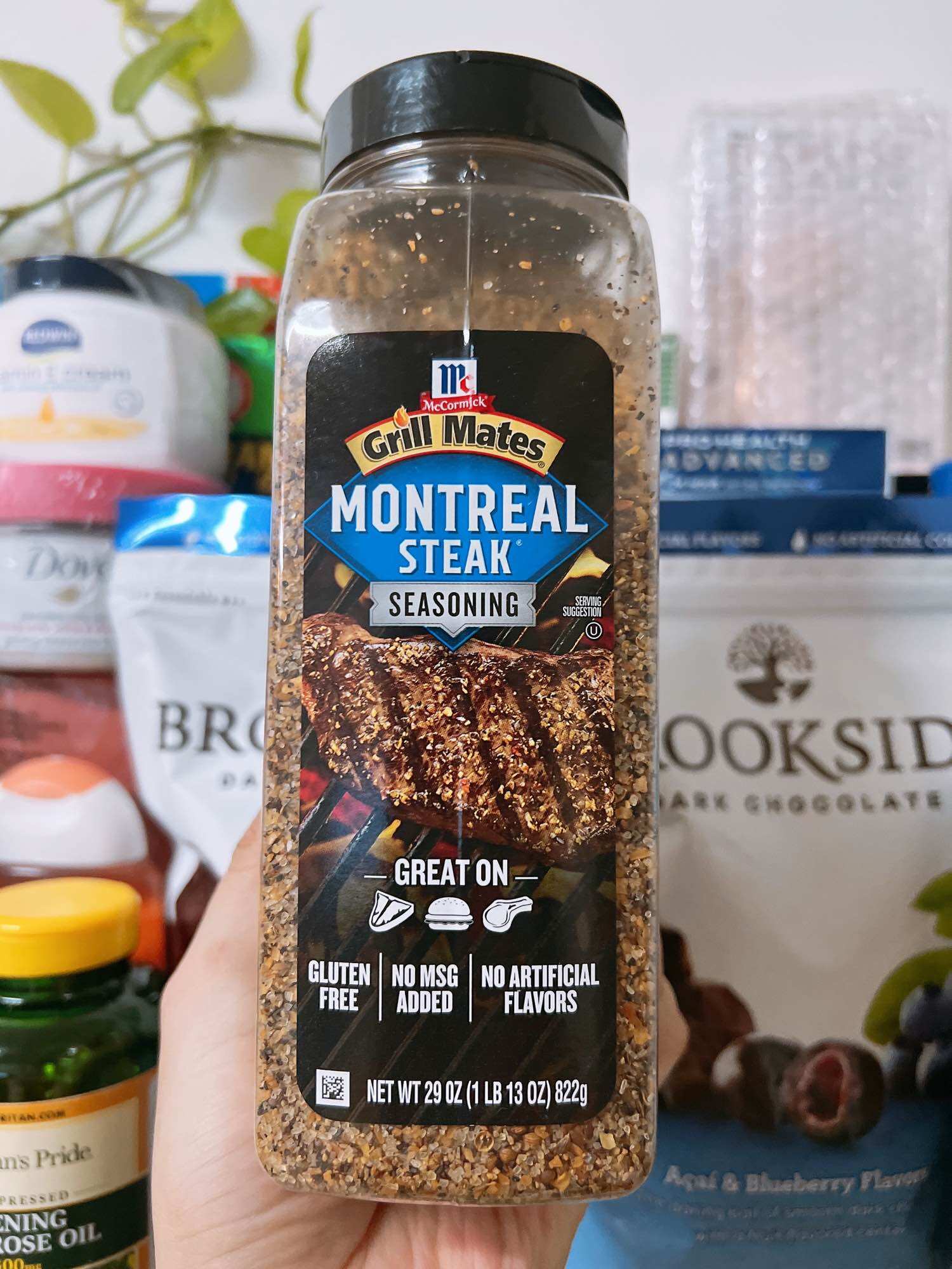 Gia vị ướp thịt bò Grill Mates Montreal Steak Seasoning 822g của Mỹ.