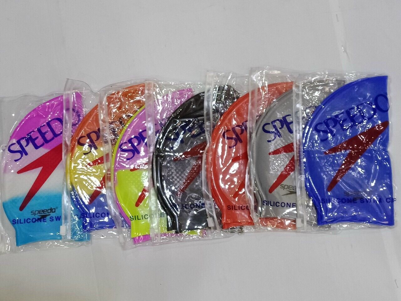Nón bơi speedo có gai