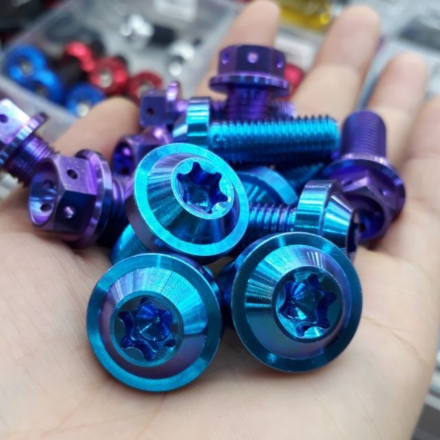 Ốc 10li gắn bát heo trước Yamaha