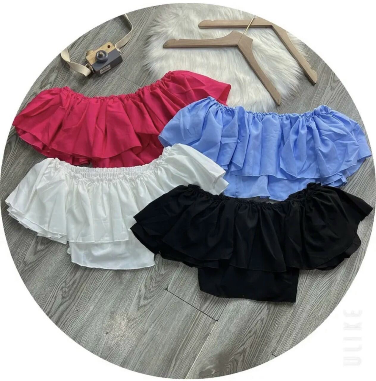 Áo croptop bèo trễ vai tay ngắn