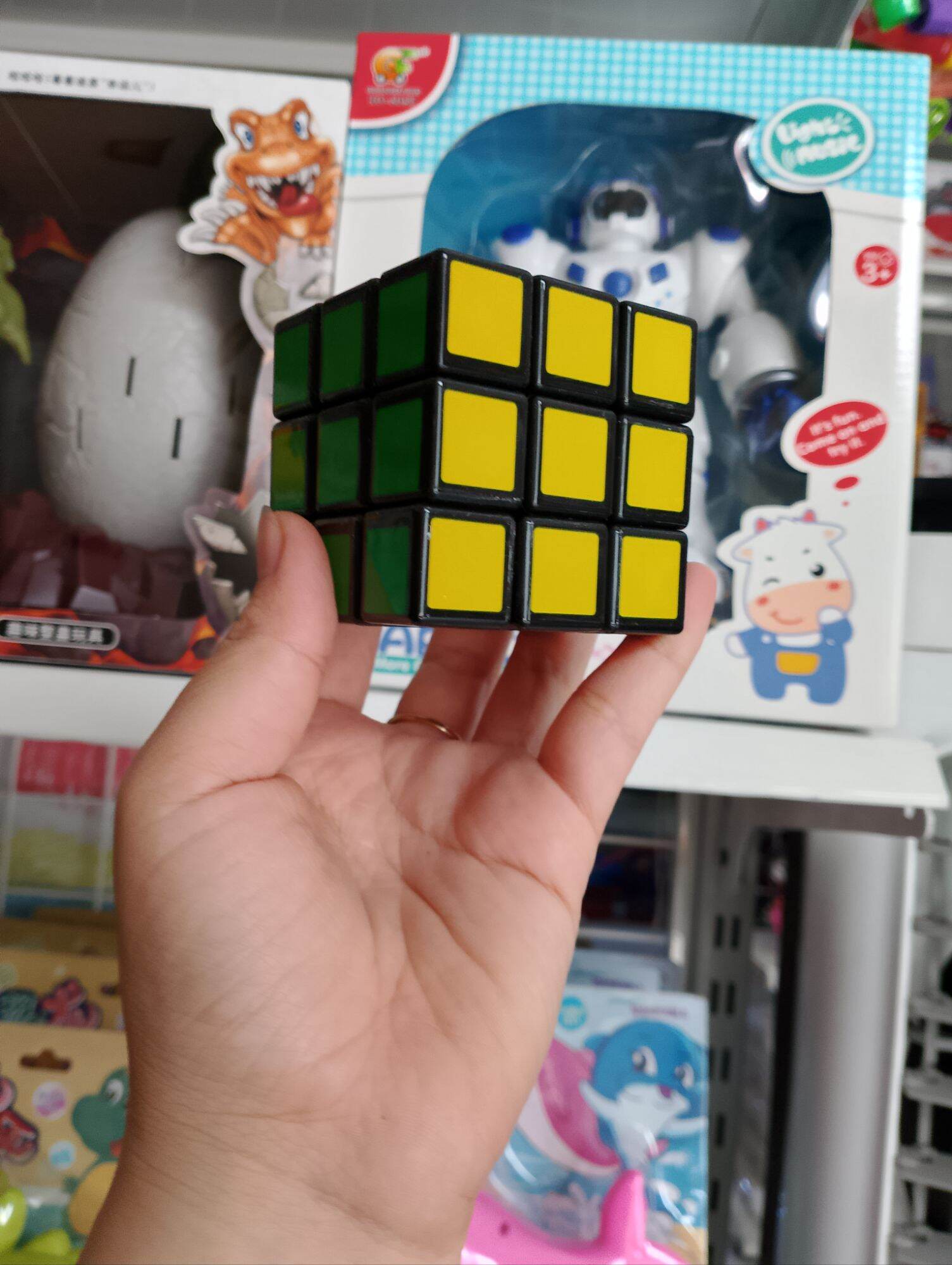 Rubik đồ chơi