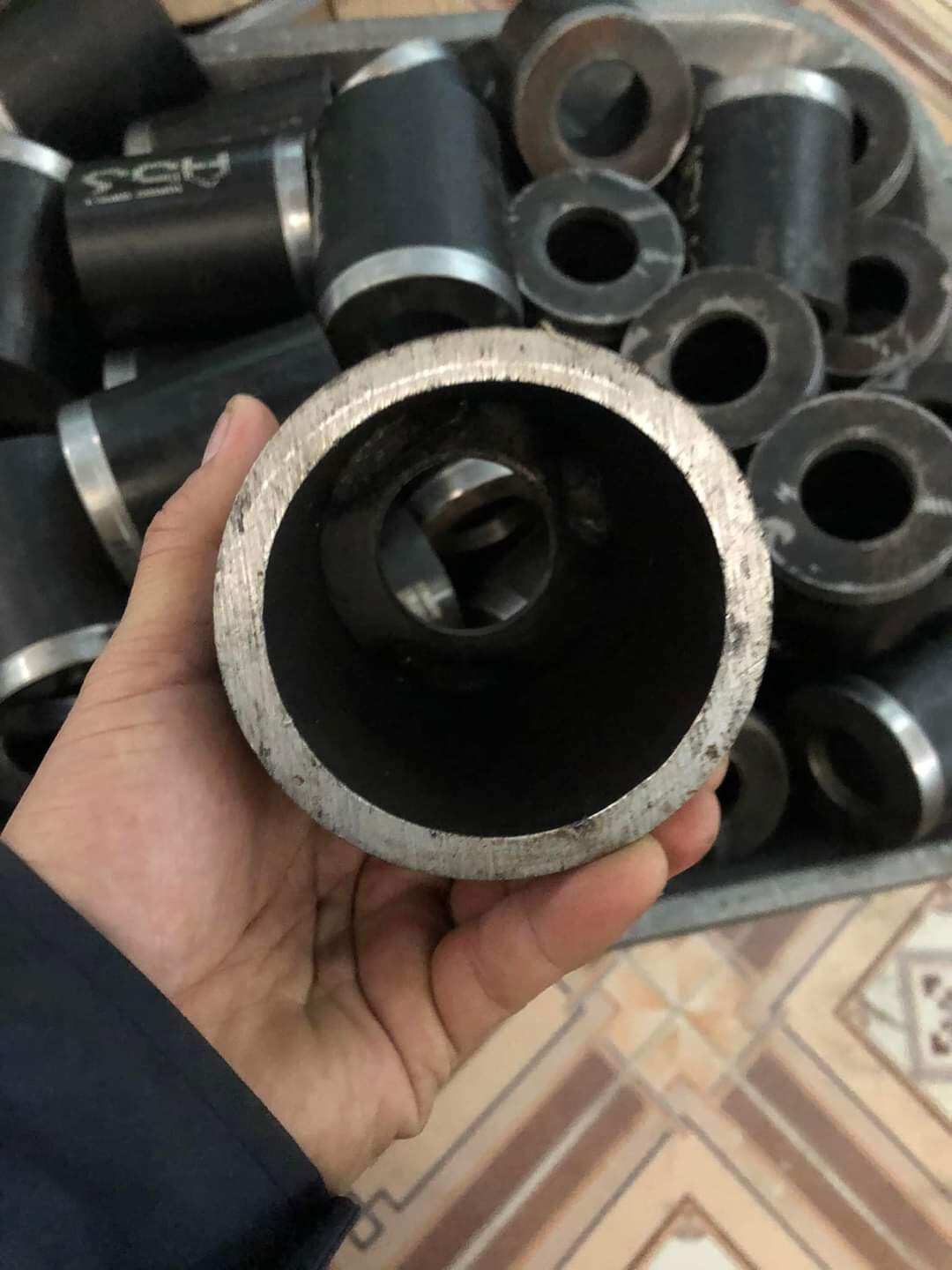 Đe tán đinh chuông côn xe máy