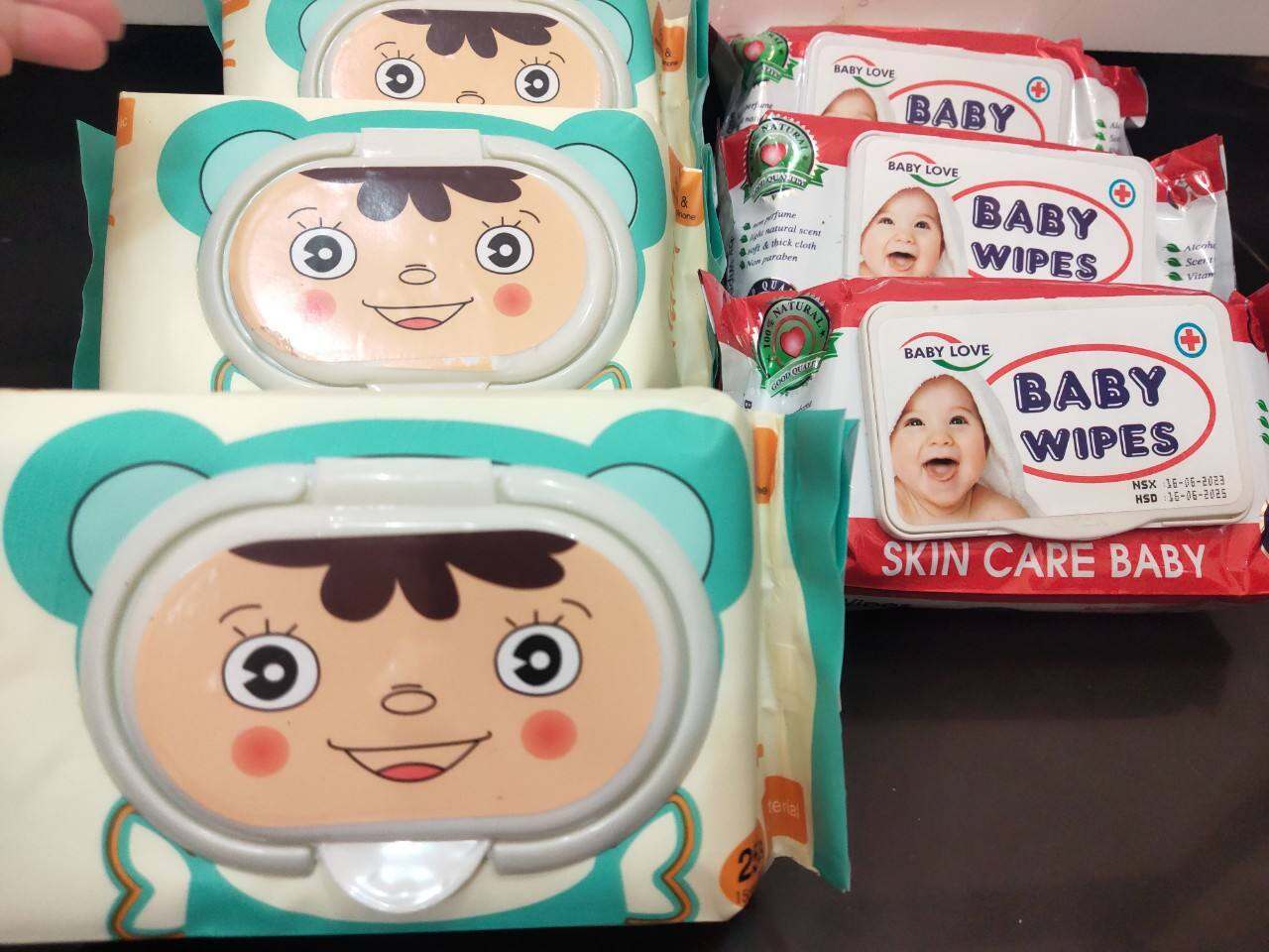 khăn giấy ướt đô rê mi