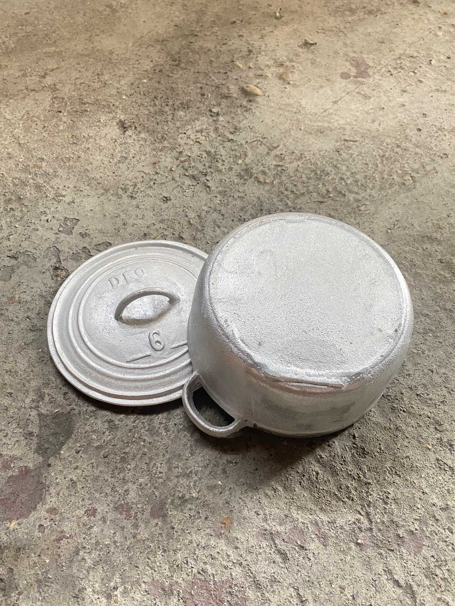 XOONG GANG ĐÚC THỦ CÔNG LÀNG NGHỀ SỐ 6 ( ĐK 19cm )