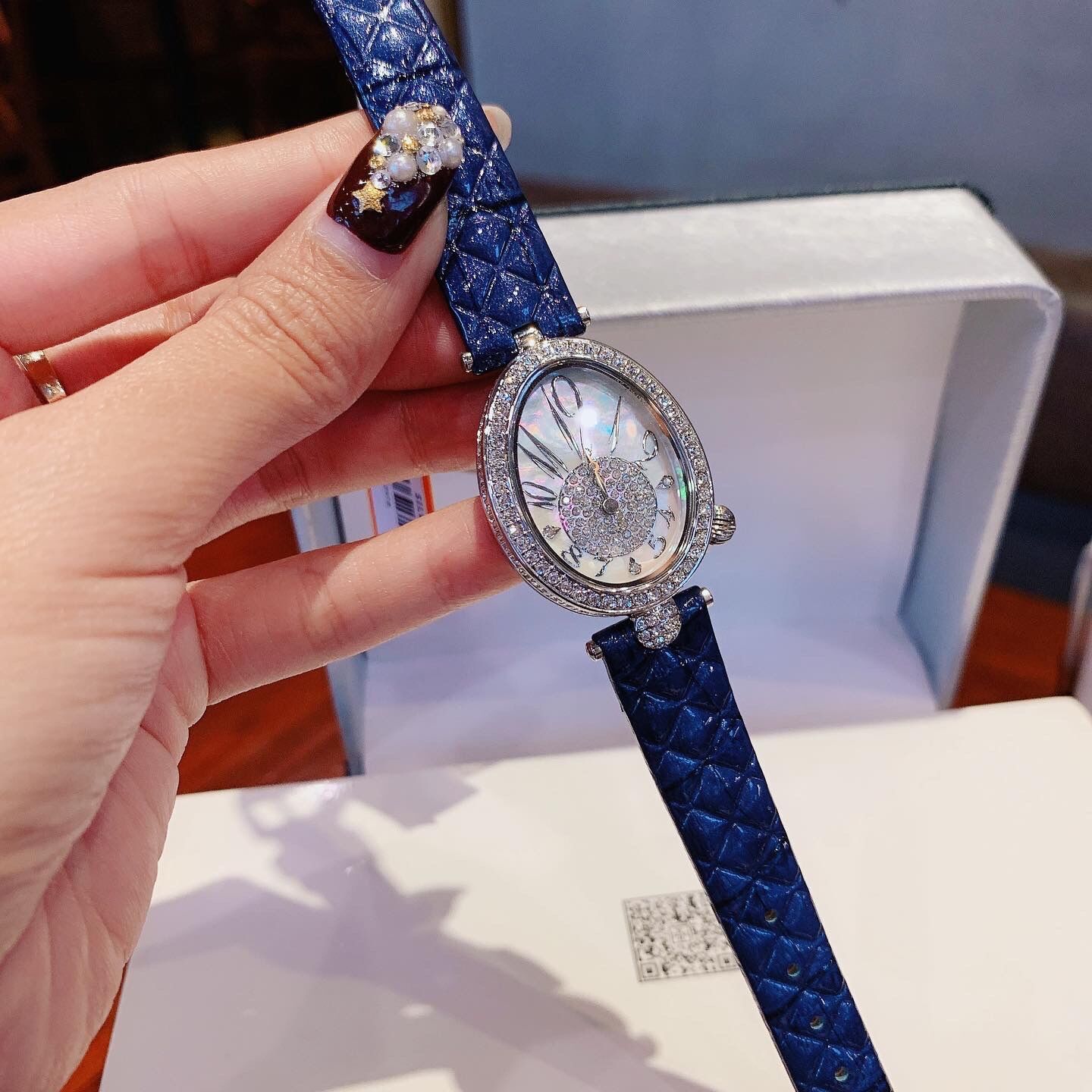 Đồng Hồ Davena Mặt Oval Xanh Oval