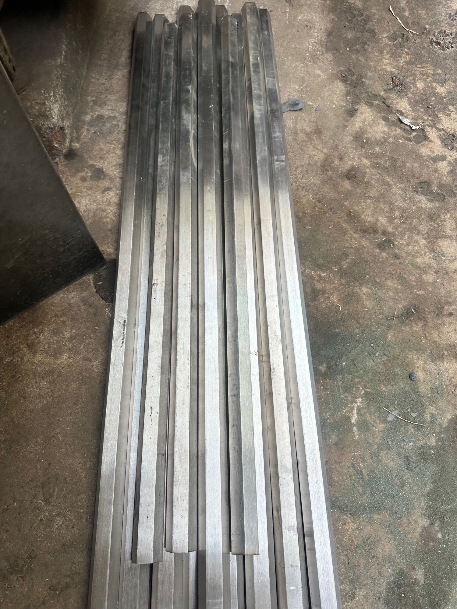 Lục giác đặc inox 304 phi 6-12mm(ly) dài 50cm