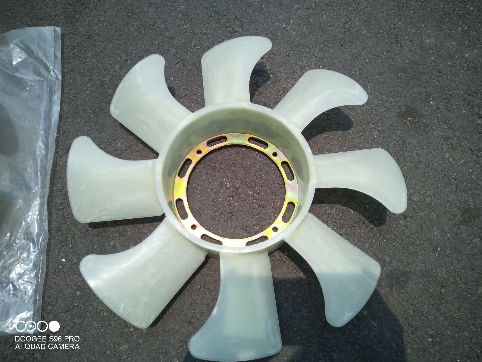 Cánh quạt (cooling fan) Pajero V31
MD317680