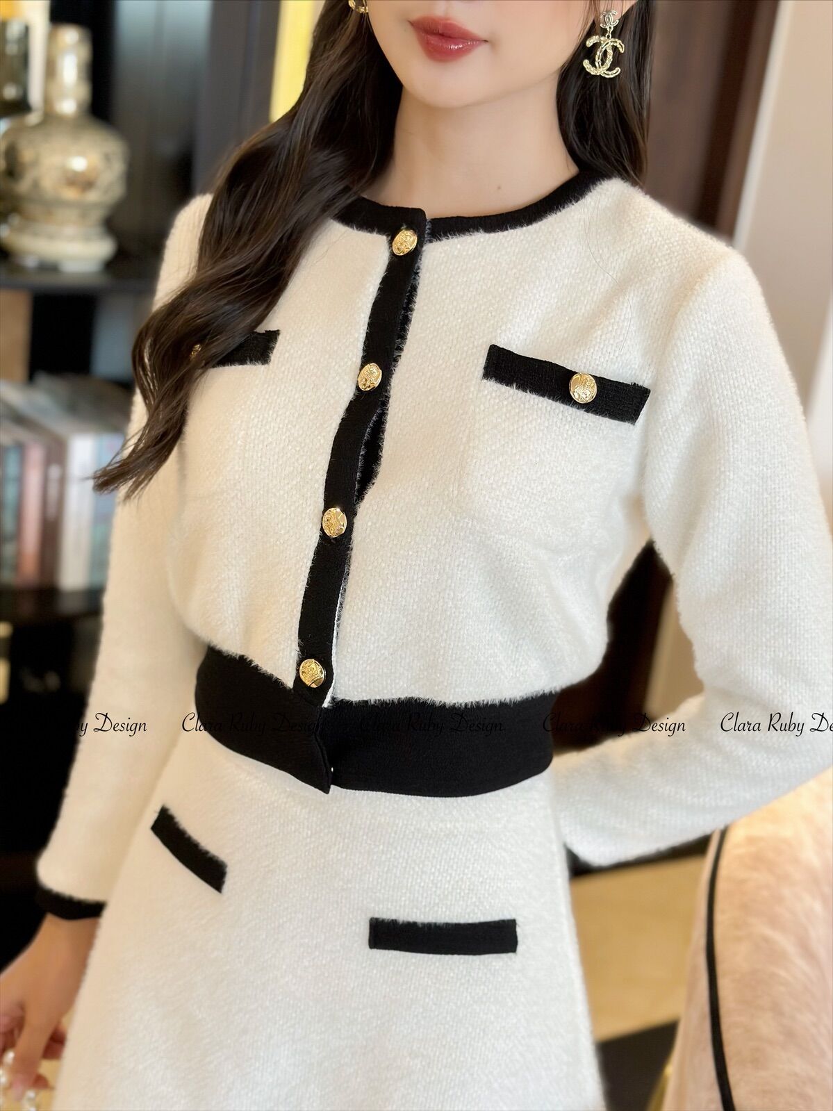 Set áo jacket và Váy len lông thỏ màu trắng