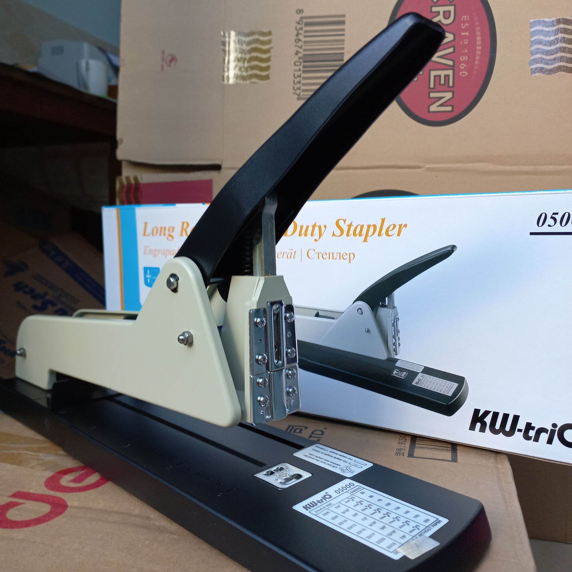 Máy bấm kim đại dài kw-trio 05000 dập ghim đại 100 tờ - 150 tờ - 200 tờ giữa giấy a3