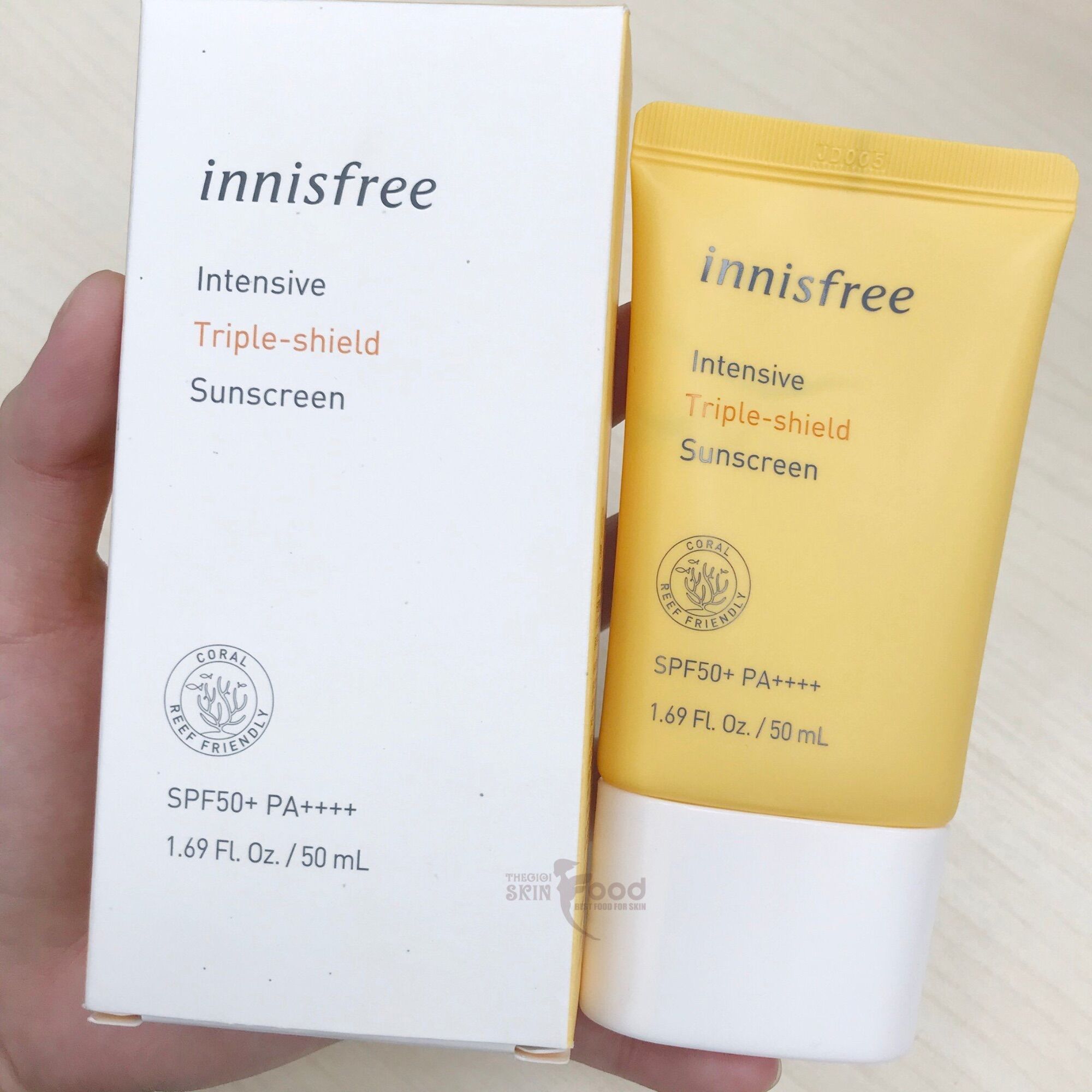 Kem chống nắng Innisfree Tripple Care cho mọi loại da SPF50+ PA+++ nâng tông da nhẹ cho làn da rạng rỡ tươi sáng mà không cần phải trang điểm