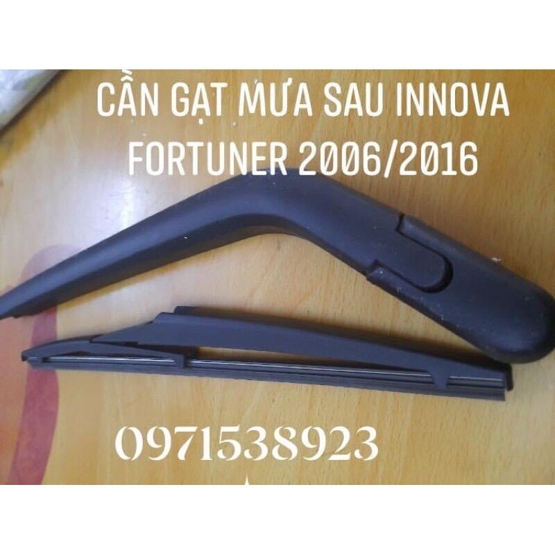 Bộ cần gạt mưa sau toyota innova fortuner 852410010