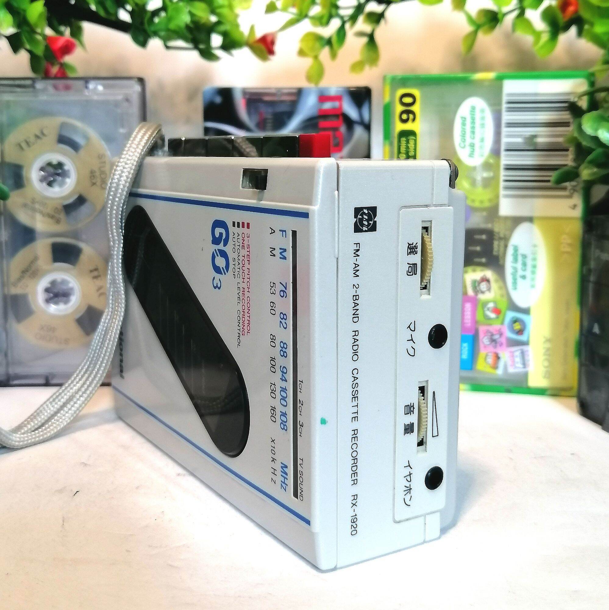 Đài radio cassette cầm tay National GO3 RX-1920 radio bắt