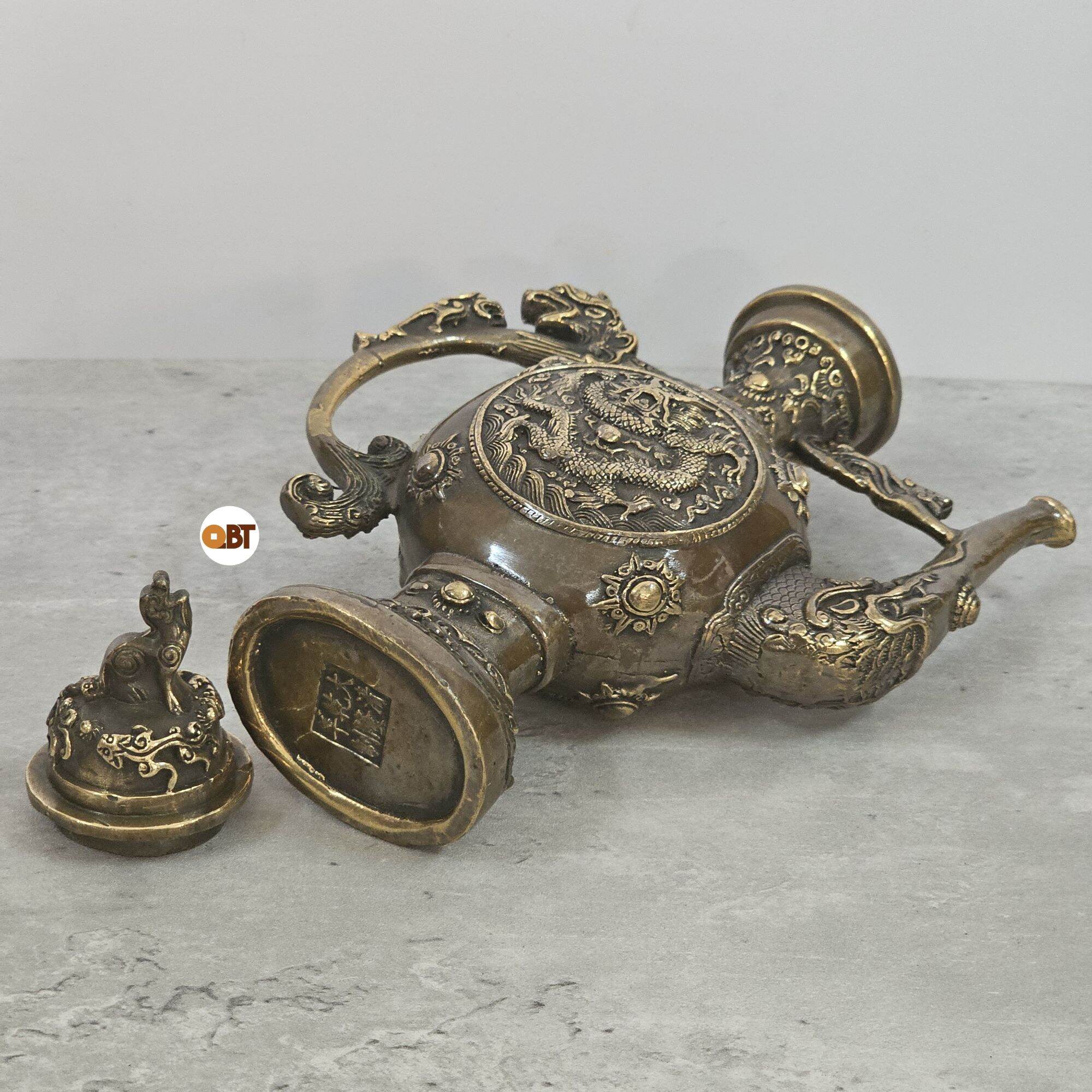 Bình trà tỳ bà rồng phun châu bằng đồng