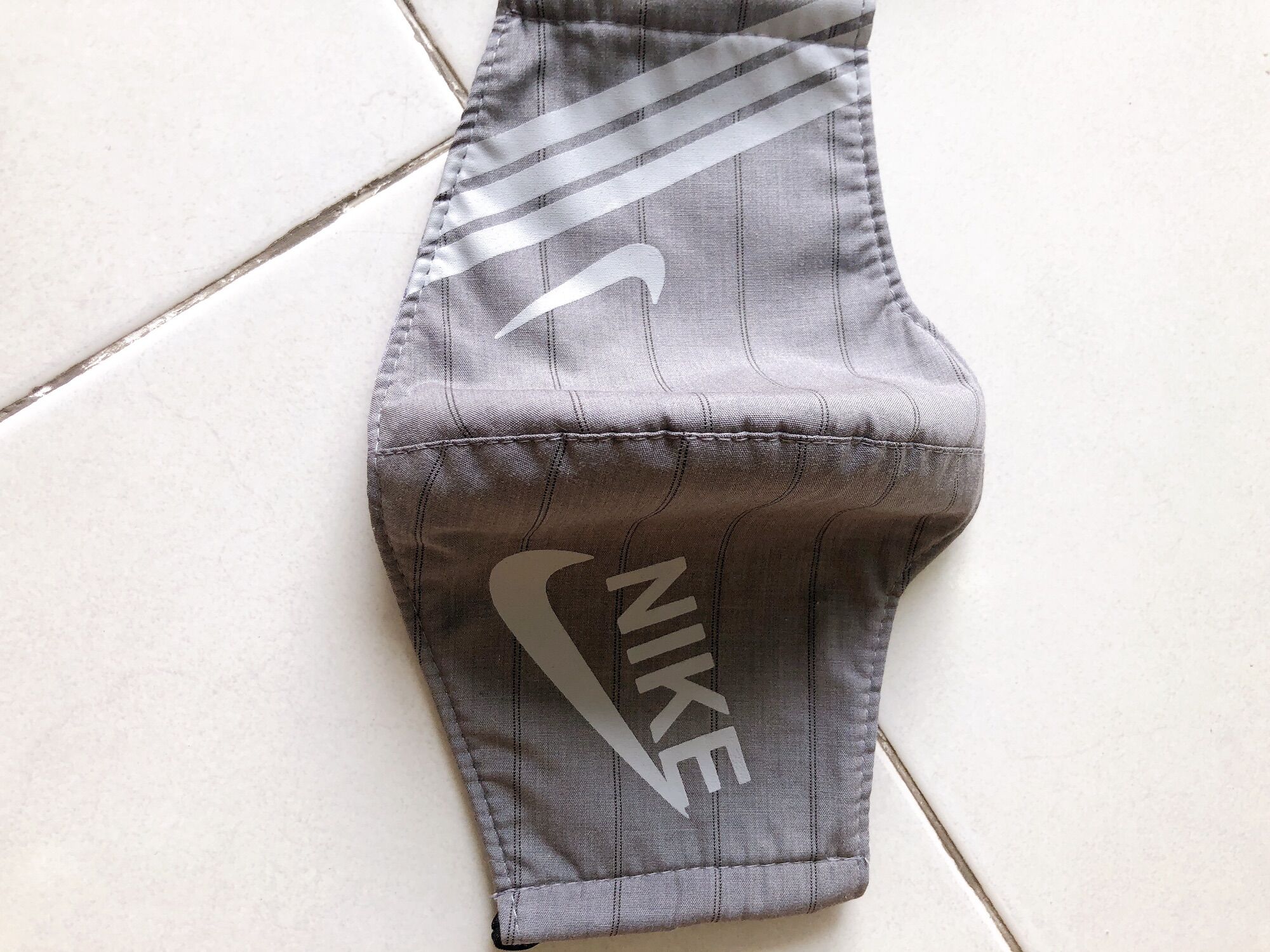 khẩu trang vải in hình Nike