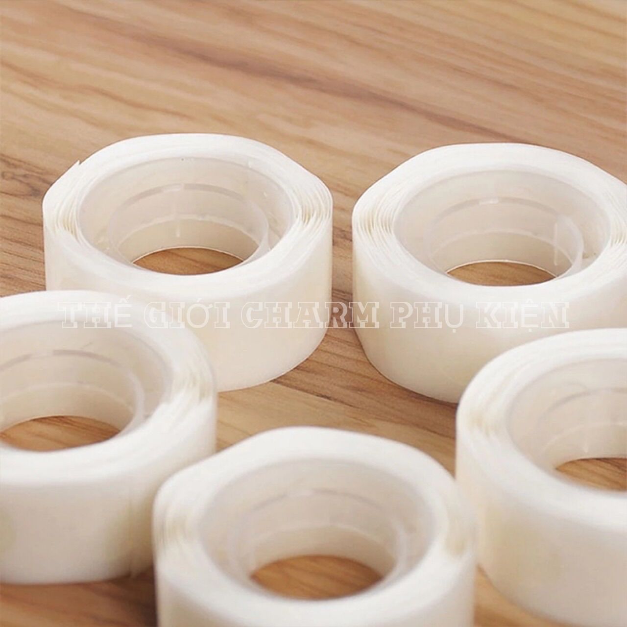 KEO DÁN CUỘN 100 MIẾNG KEO DÁN SIÊU TIỆN DỤNG