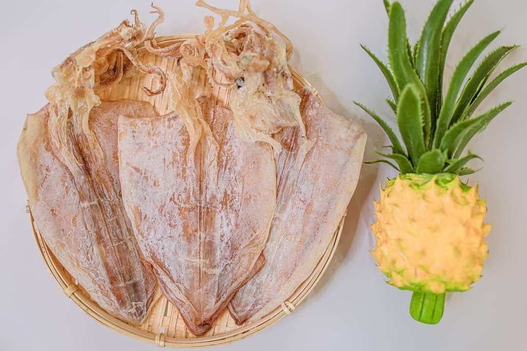 Set mực khô 15 con size 52-55 con 1 kg , thơm ngon dày mình
