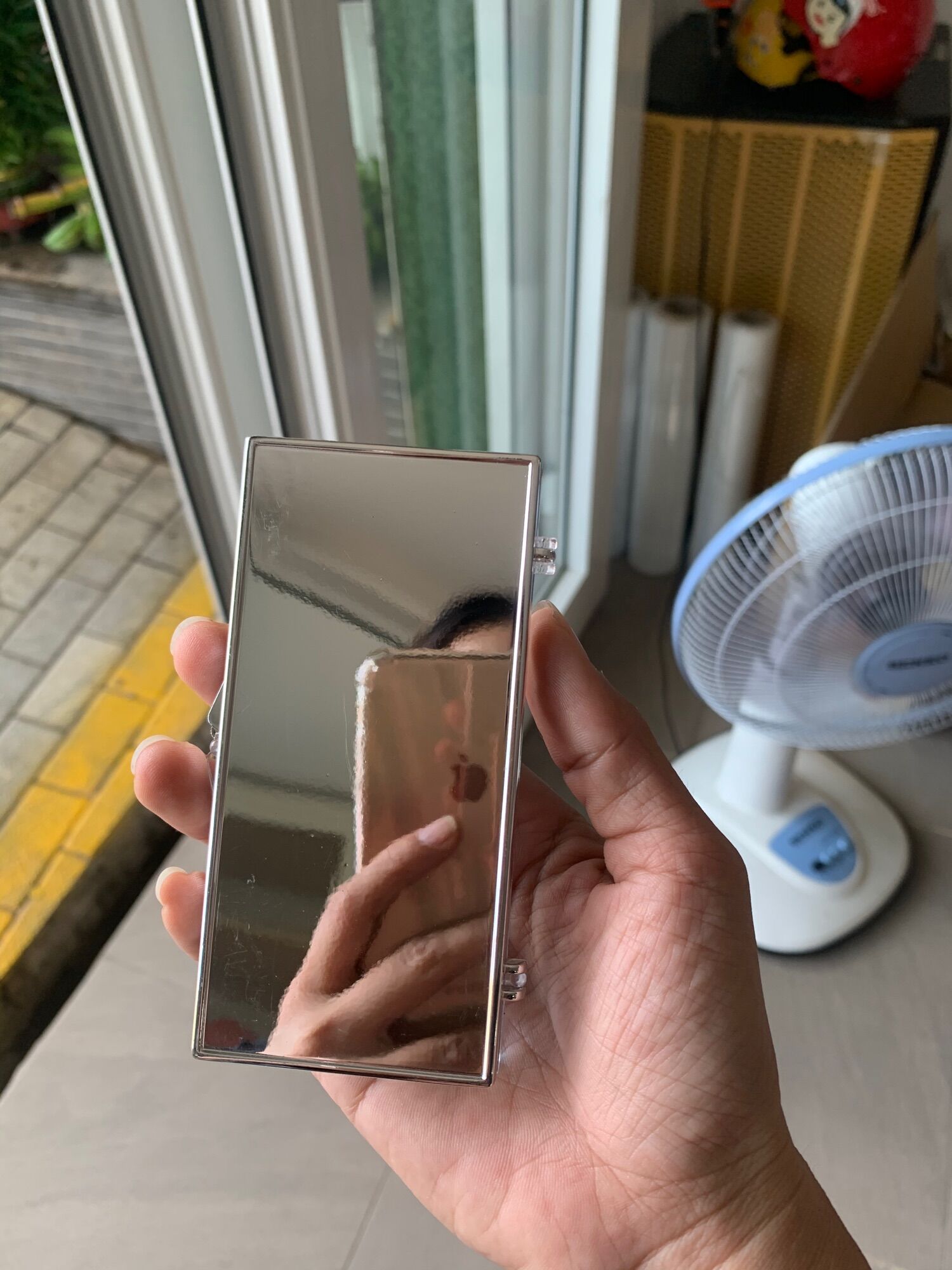 Họp xi vàng, xi bạc úp móng nail