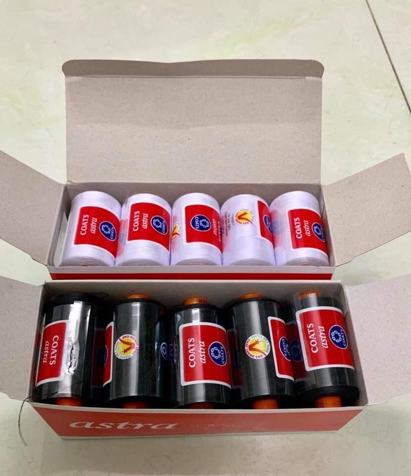 1 ống chỉ loại tốt hiệu Coats Astra cuộn dài 900m