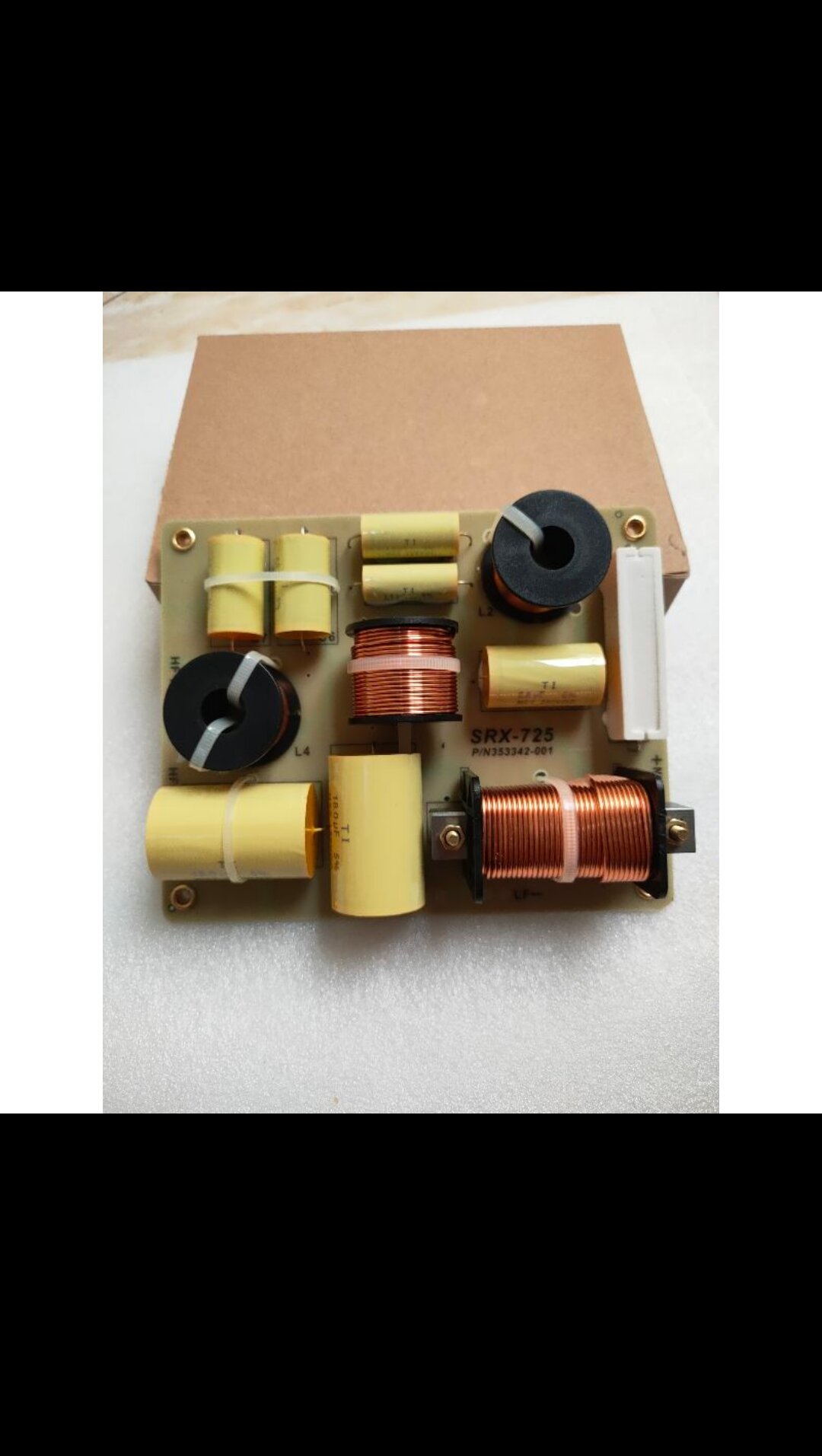 Mach phân tần loa SRX-725